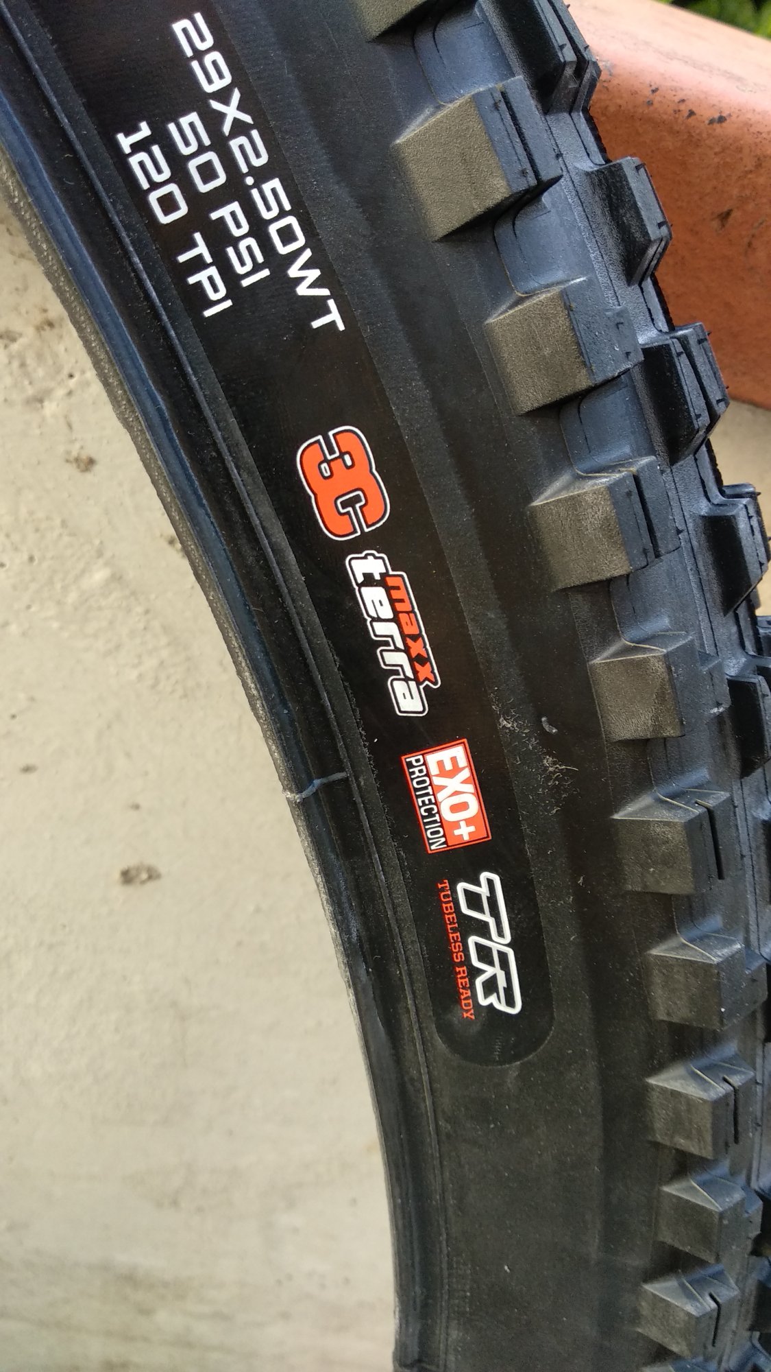 maxxis dhf 27.5 x2 5