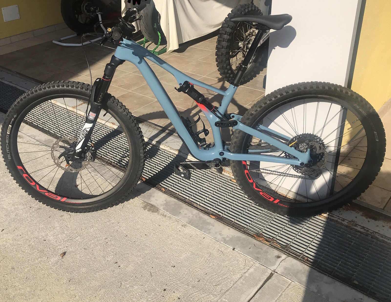 specialized stumpjumper pro carbon